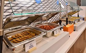 Holiday Inn Express & Suites Brunswick By Ihg